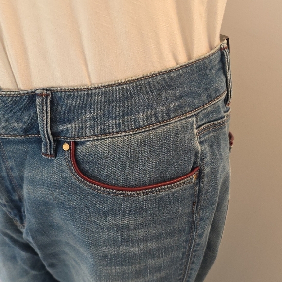 White House Black Market Skimmer Jeans - Picture 4 of 9